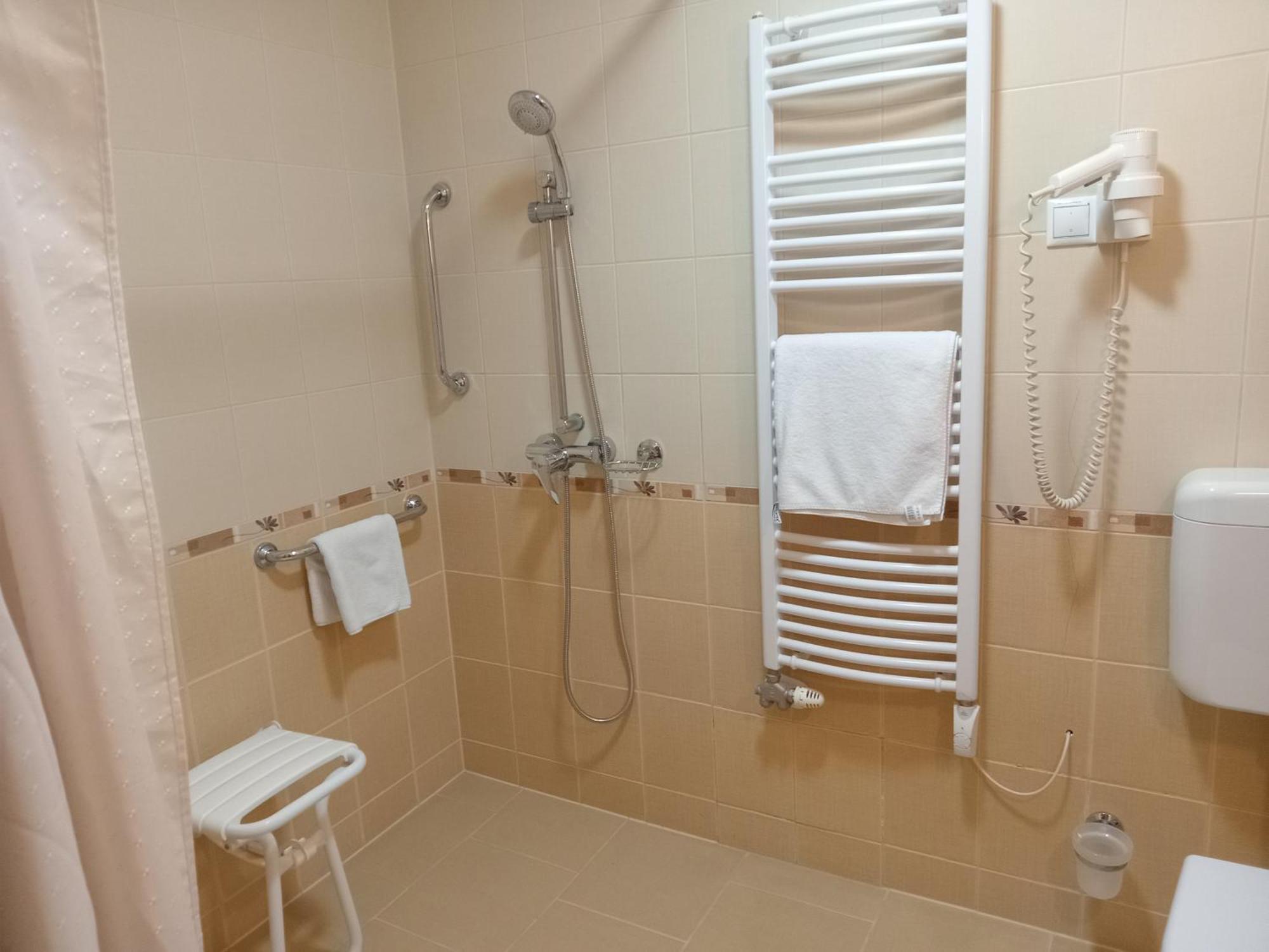 Fonix Wellness Resort Csitár Екстериор снимка